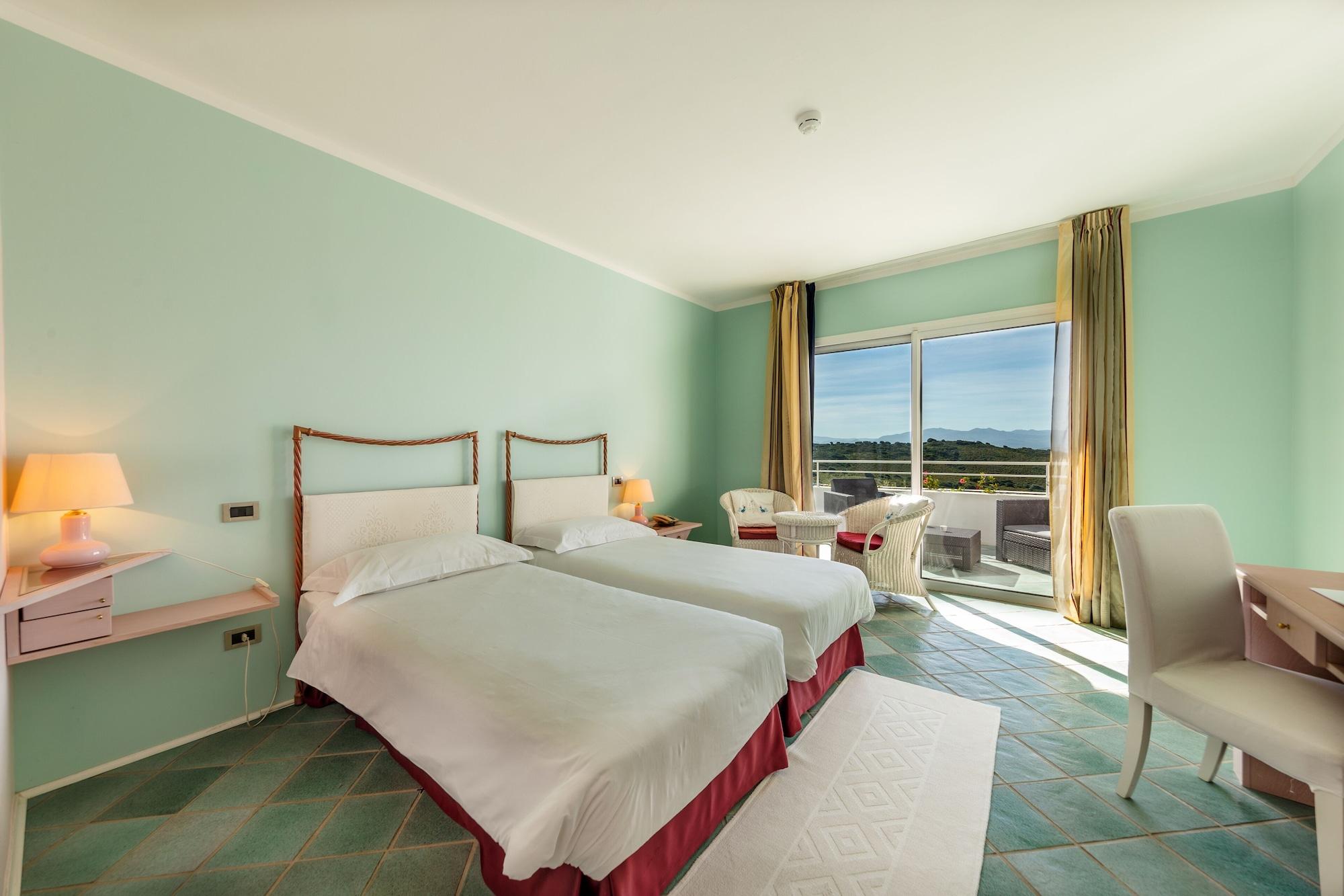 Hotel Luna Lughente Олбия Екстериор снимка
