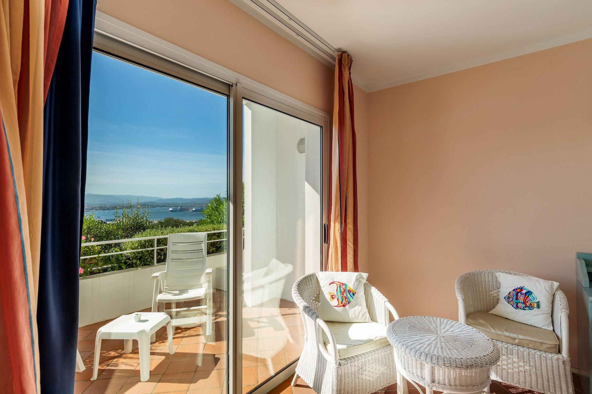 Hotel Luna Lughente Олбия Екстериор снимка