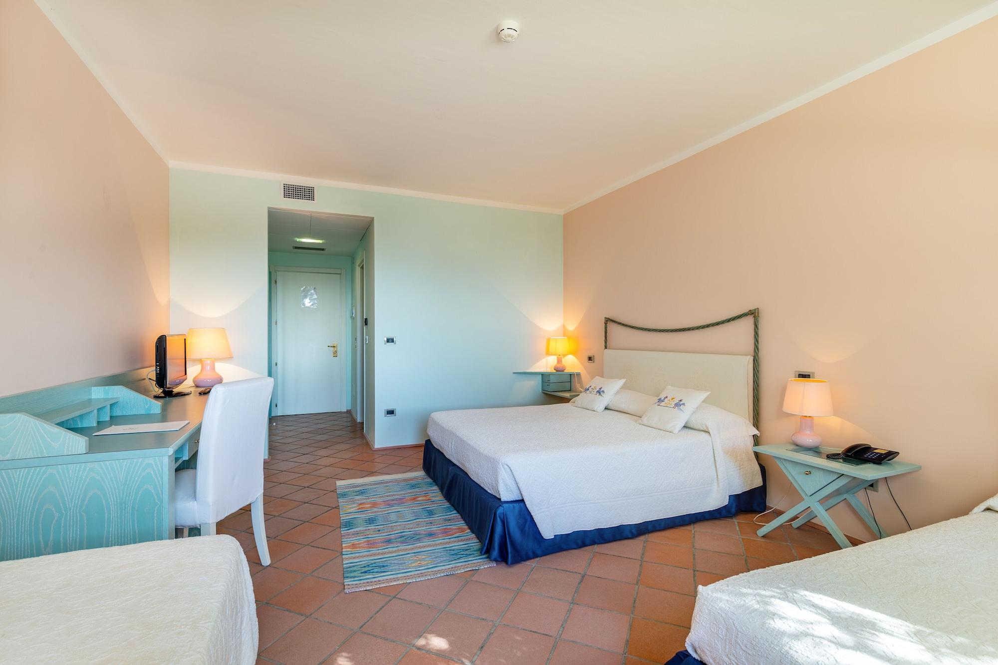 Hotel Luna Lughente Олбия Екстериор снимка