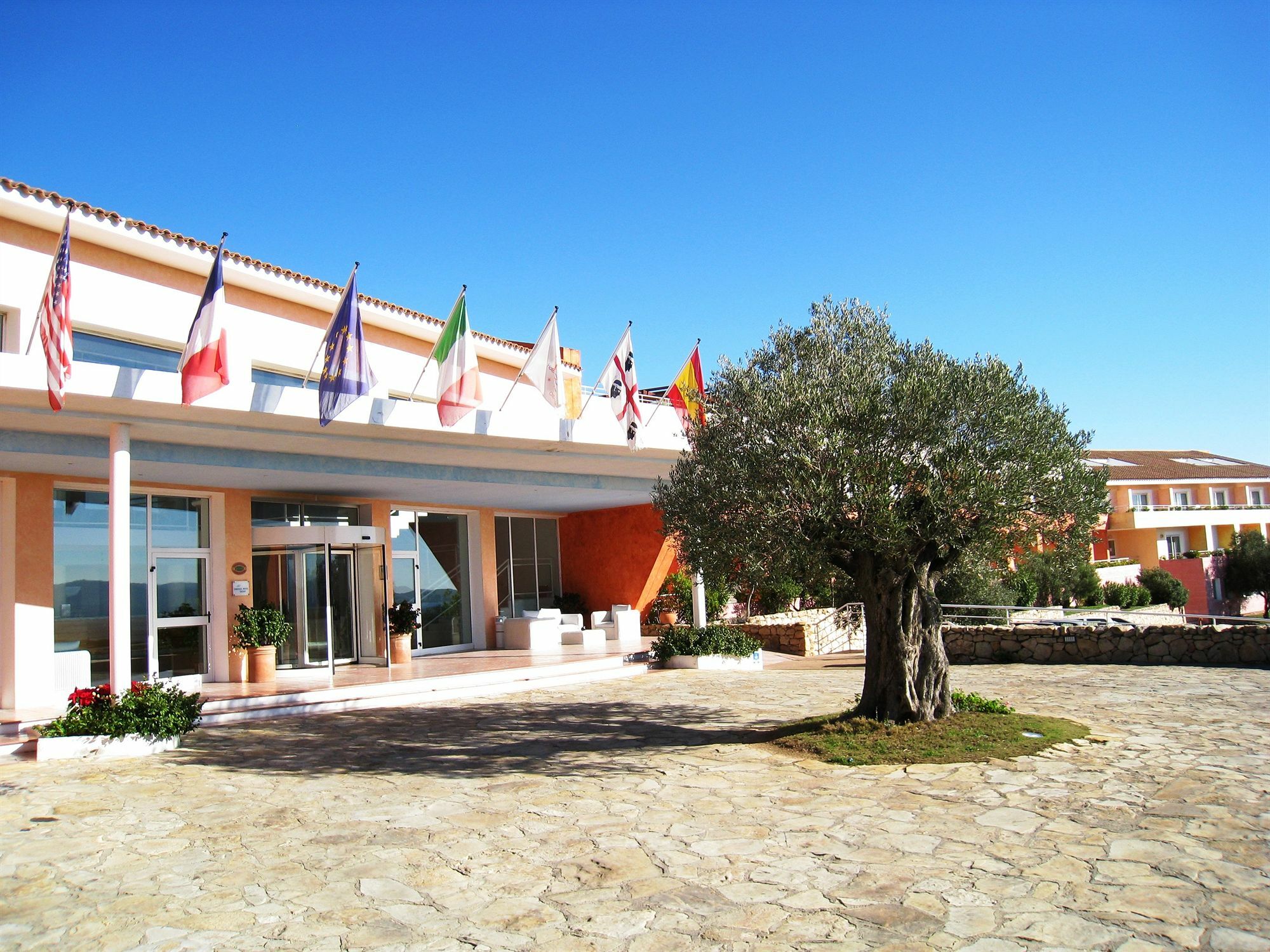 Hotel Luna Lughente Олбия Екстериор снимка